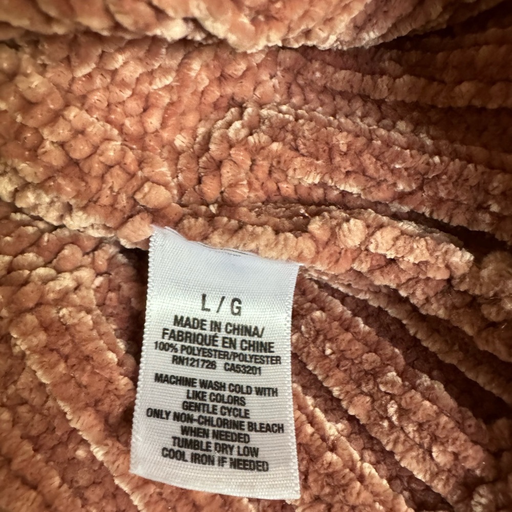 Aeropostale, salmon colored chenille sweater, size large. Super soft! - Picture 5 of 5